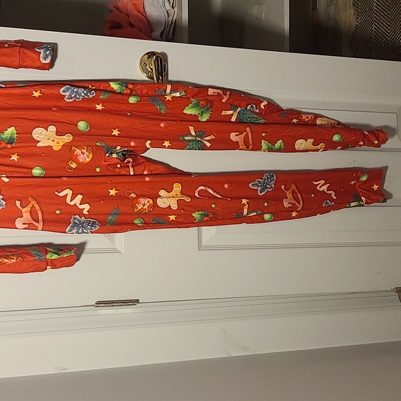 Christmas onesie small - Picture 3 of 3